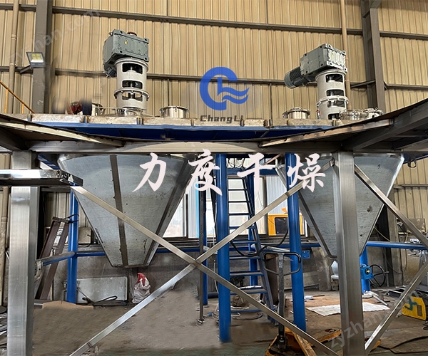 力度干燥——聚砜螺帶真空干燥機(jī)！